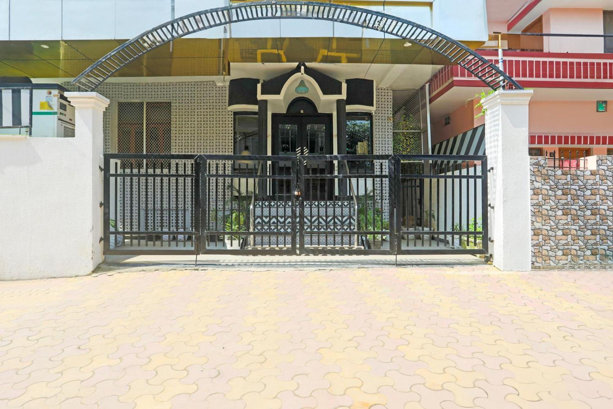 Super Townhouse Cantonment Varanasi Formerly Sarin Inn Exterior foto