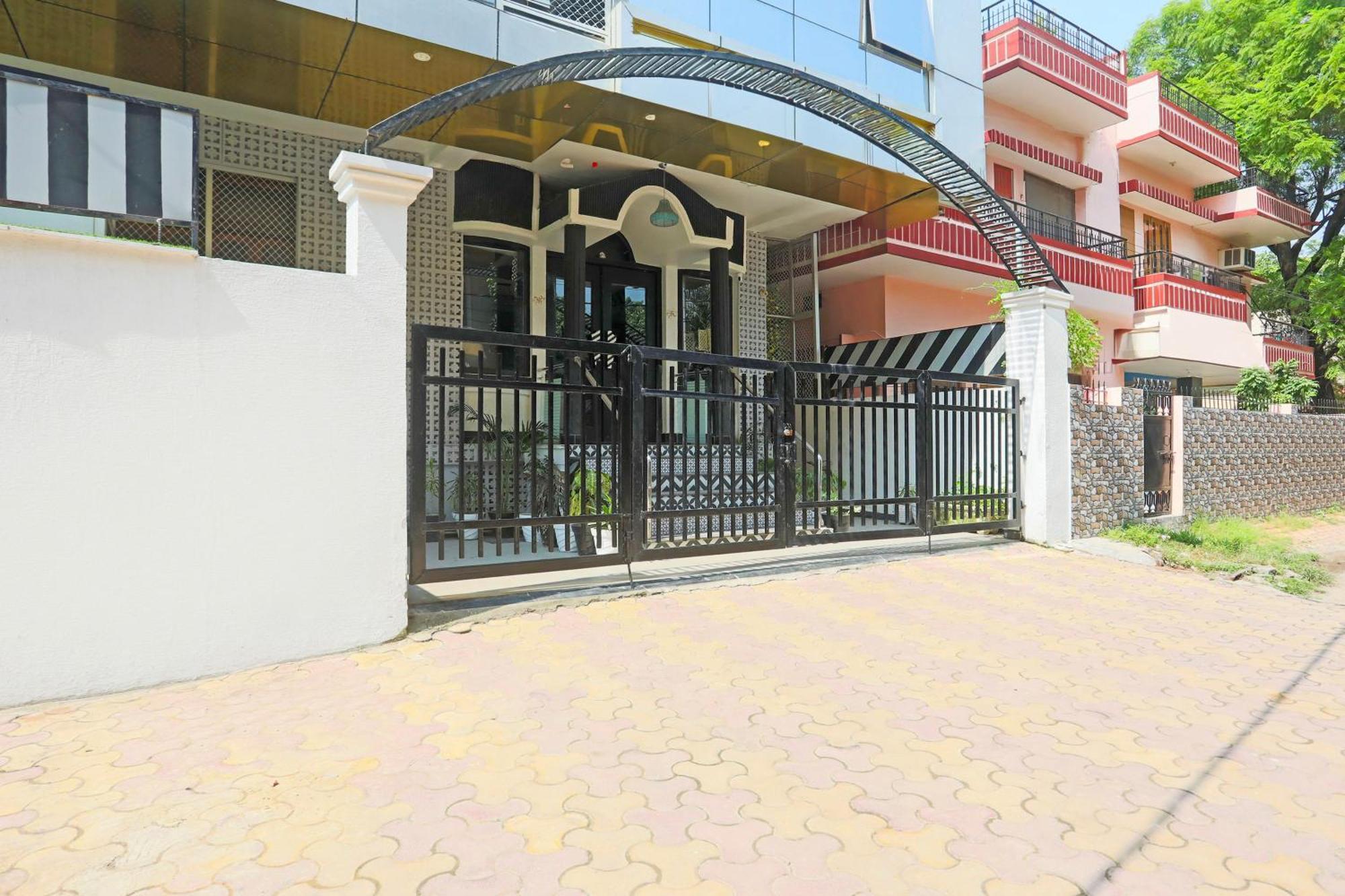 Super Townhouse Cantonment Varanasi Formerly Sarin Inn Exterior foto