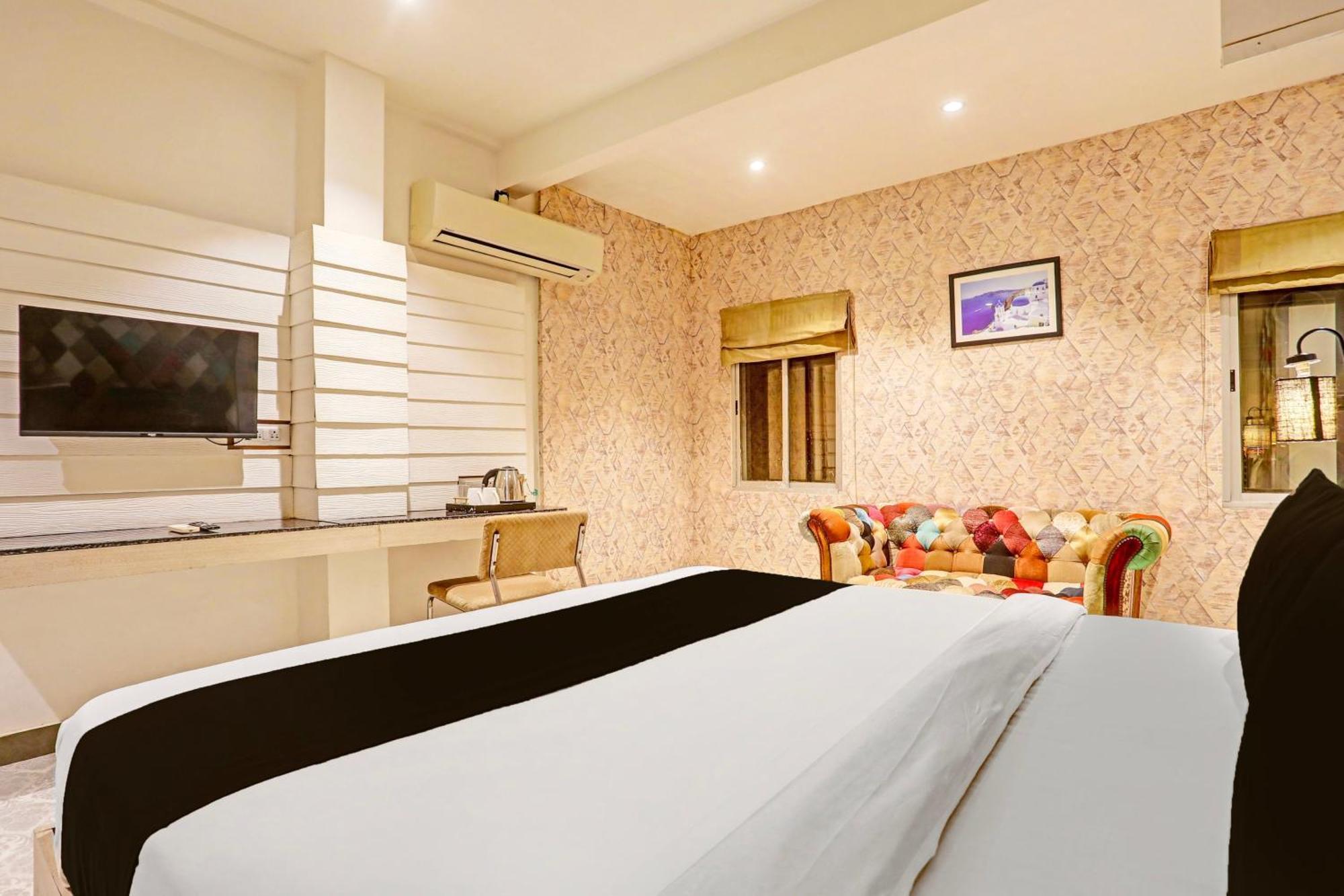 Super Townhouse Cantonment Varanasi Formerly Sarin Inn Exterior foto